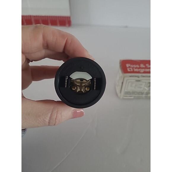 Pass & Seymour 5666-X Str. Blade Plug 15 Amp / 250 Volt Used - Picture 6 of 7